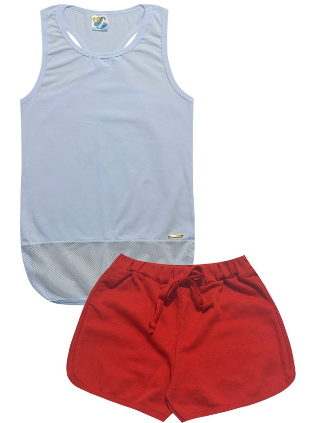 regata branca com shorts vermelho